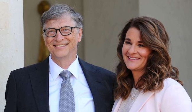Ngày 4/5/2021, sau 27 năm chung sống, vụ việc Bill Gates và vợ ly hôn chính thức được công bố, để lại bao tiếc nuối trong giới công nghệ về một gia đình hình mẫu.
