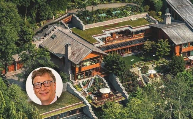 Bill Gates cũng đã chi rất nhiều tiền vào bất động sản Xanadu 2.0 -  căn nhà của vợ chồng tại Medina, Washington.
