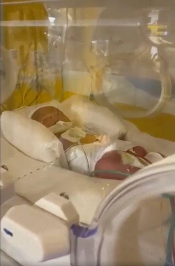 Một trong 9 đứa con của cô Cisse. Ảnh: Mirror