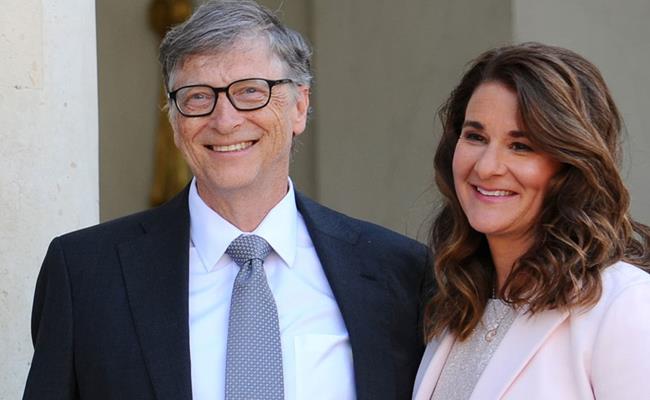 Không rõ vợ chồng Bill và Melinda Gates có hợp đồng tiền hôn nhân hay không. Tuy nhiên vào năm 1997, báo New York Times cho biết  “có tin đồn” ông bà Gates có hợp đồng tiền hôn nhân.
