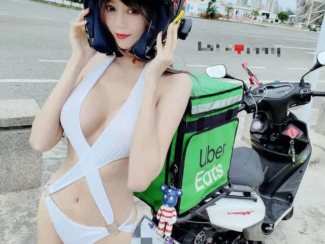 Thời trang - Nữ gia sư dạy tiếng Nhật bị la ó vì trang phục mặc khi chạy xe