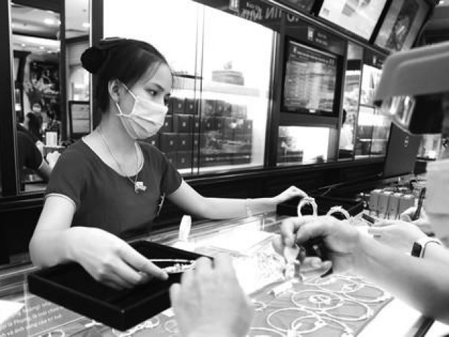 Kinh doanh - Giá vàng tăng vọt do &quot;găm&quot;, đầu tư?