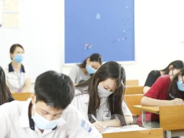 Giáo dục - du học - Vụ trưởng Vụ Giáo dục Trung học: Bất khả kháng mới thi trực tuyến