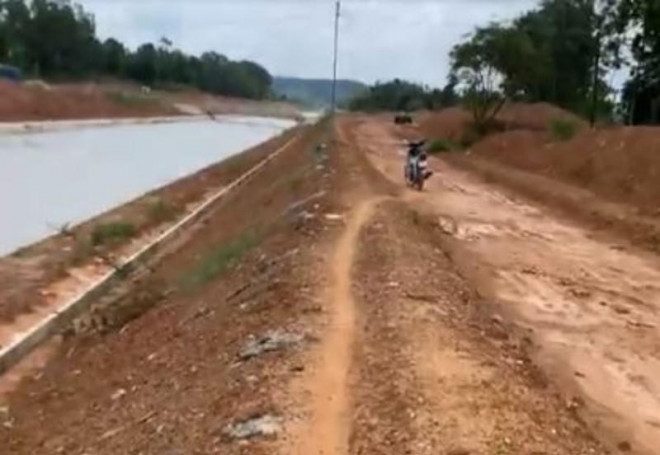 Đoạn đường dọc kênh 2 người phụ nữ đi qua sau đó mất tích. Ảnh: Facebook