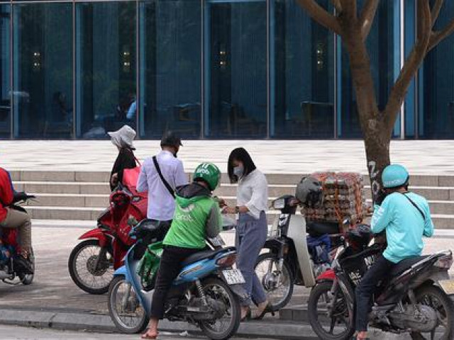 Thị trường - Tiêu dùng - Shipper đồ ăn uống chạy không hết việc trong mùa dịch
