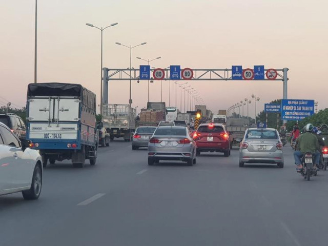 Ô tô - Muôn kiểu giới hạn tốc độ để tránh phạt nguội ô tô