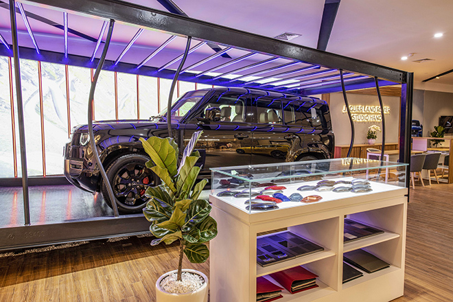 Jaguar Land Rover ra mắt showroom tiêu chuẩn đầu tiên tại Hà Nội - 7