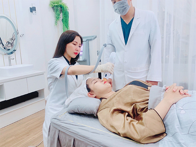 9X Ngô Kiều Khanh: Từ lỡ làng với Nhi khoa đến bác sĩ thẩm mỹ có tiếng tại TP.HCM - 4