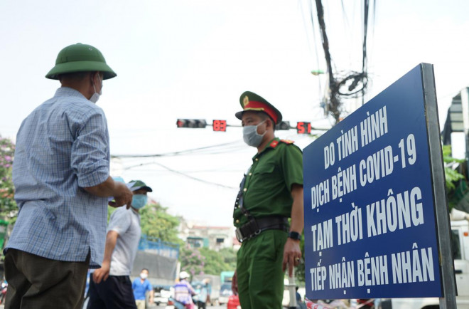 Hình ảnh phong tỏa nghiêm ngặt chưa từng có ở Bệnh viện K - 16