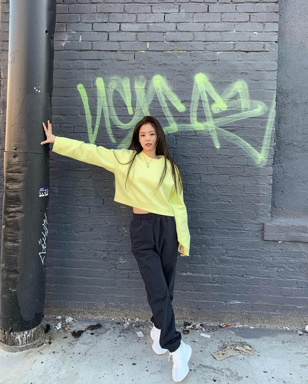 Diện quần thể thao cực chất như các thành viên nhóm Blackpink - 2