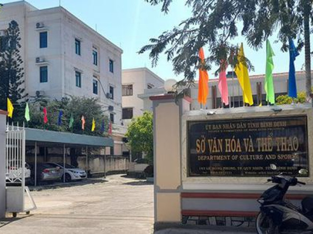 Tin tức trong ngày - Cho "giang hồ" đến nhà đe dọa giám đốc sở, phó giám đốc trung tâm bị buộc thôi việc