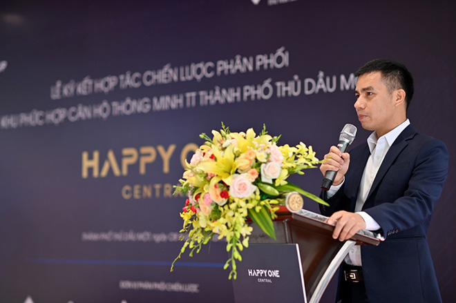 Ông Đoàn Văn Hoạt – Tổng Giám Đốc Vạn Xuân Group phát biểu trong buổi lễ