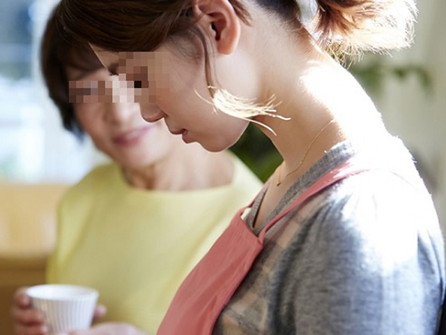 Bạn trẻ - Cuộc sống - Mẹ chồng ngăn cấm về ngoại, con dâu bất mãn rồi bàng hoàng vì dòng tin nhắn trong điện thoại chồng