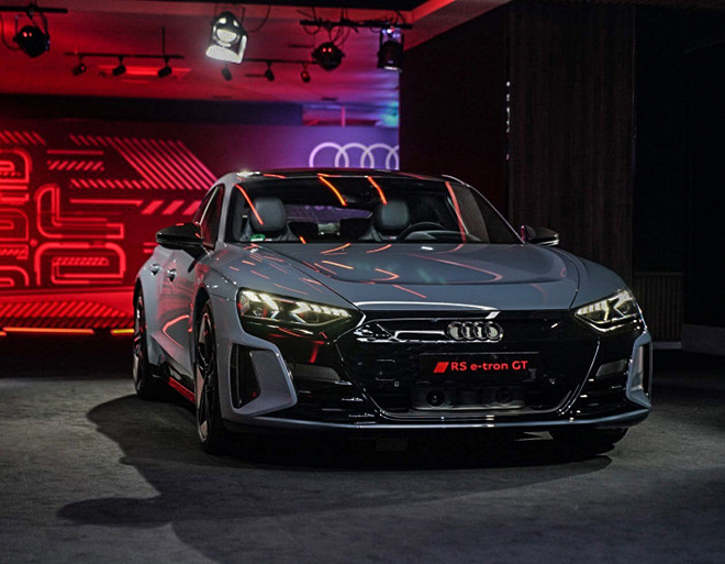 Xe điện Audi e-Tron GT công bố giá bán hơn 2,7 tỷ đồng tại châu Âu - 1