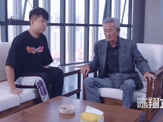 Cười 24H - Hậu quả của chàng trai trẻ khi đối đầu với bộ máy công ty "gia đình trị"