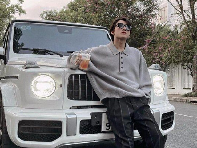 Thị trường - Tiêu dùng - Sau ồn ào chia tay bạn gái, Sơn Tùng M-TP chơi lớn tậu xế hộp "khủng"