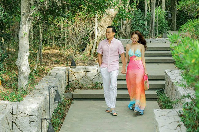 Chi Bảo và vợ 3 - Lý Thùy Chang vừa có chuyến nghỉ dưỡng ở một resort 5 sao tại Ninh Thuận.

