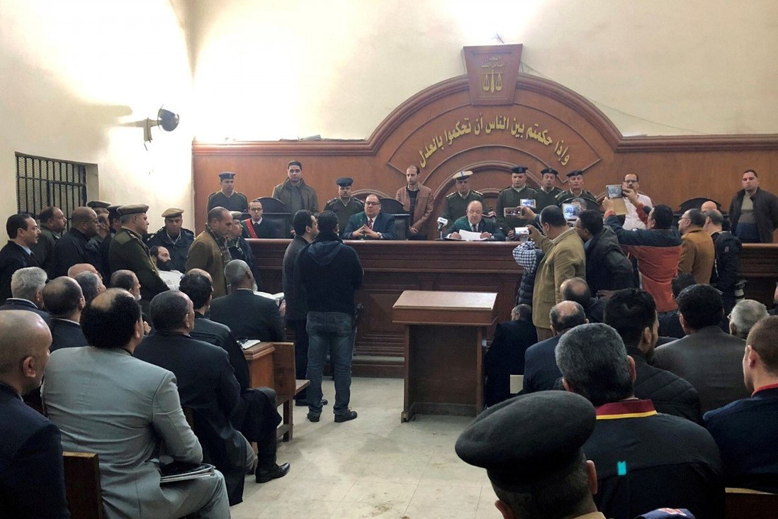 Tòa án Ai Cập xét xử 2 tu sĩ vì liên quan tới vụ giết giám mục năm 2018. Ảnh: Reuters