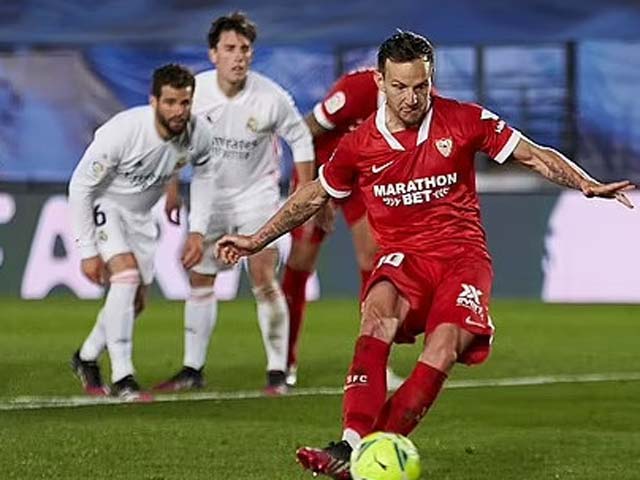 Video Real Madrid - Sevilla: Rượt đuổi mãn nhãn, "bẻ lái" phút bù giờ - 1