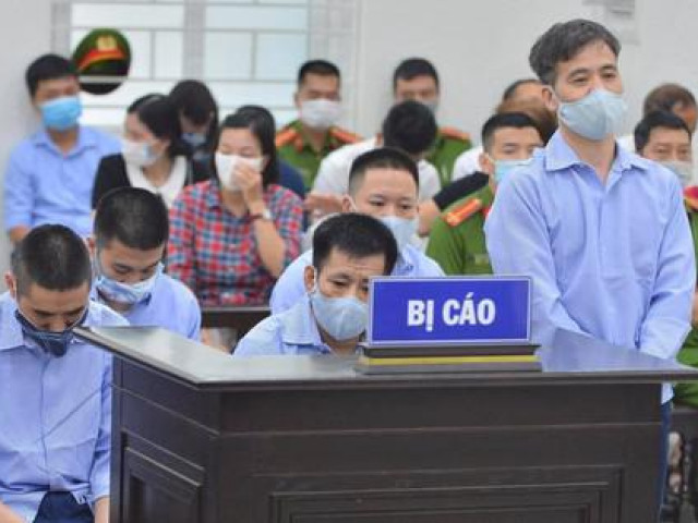 Tin tức trong ngày - 90 cảnh sát, thanh tra giao thông Hà Nội phủ nhận "bảo kê" xe tải