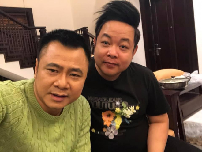 Bức ảnh Tự Long chụp cùng Quang Lê tại Xuân phát tài 2021