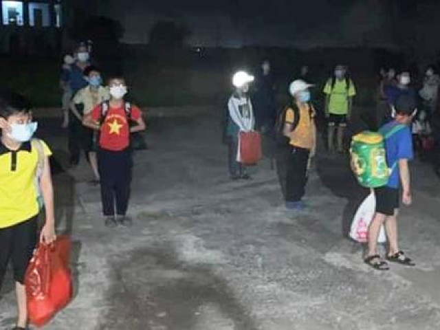 Tin tức trong ngày - Nam sinh lớp 6 dương tính với SARS-CoV-2, 32 học sinh đi cách ly ngay trong đêm