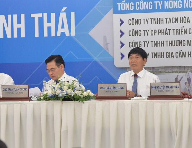 Số cổ phần Phó Chủ tịch HĐQT Trần Tuấn Dương đăng ký bán ra đúng bằng số cổ phần 3 người con của ông đăng ký mua vào