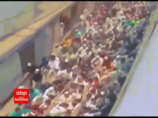 Thế giới - "Biển người" không đeo khẩu trang đưa tang giáo sĩ Ấn Độ giữa lúc dịch COVID-19 hoành hành