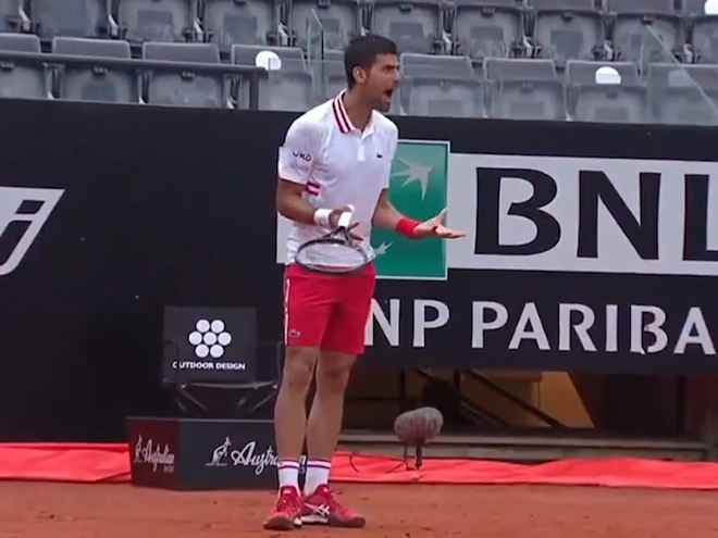 Djokovic phản ứng thái quá với trọng tài tại vòng 2 Rome Open 2021