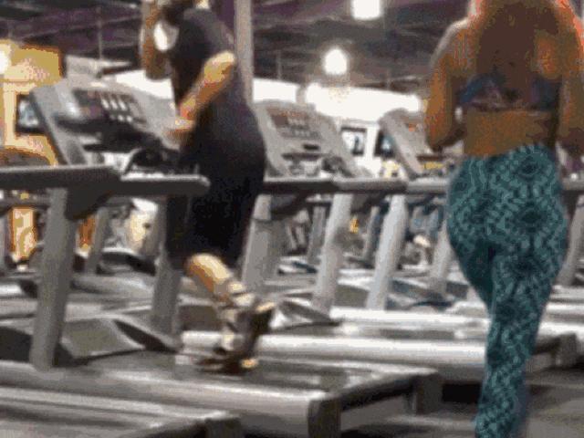 Tranh vui - Pha xử lý cực "tỉnh" của chàng trai khi rơi vào tình huống dở khóc dở cười