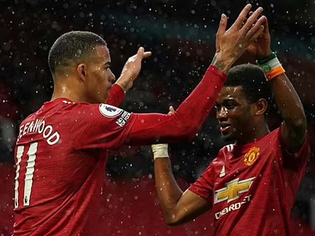 Bóng đá - "Siêu tân binh" Diallo tái hiện kỷ lục, SAO MU đeo đồng hồ thi đấu gây sốc