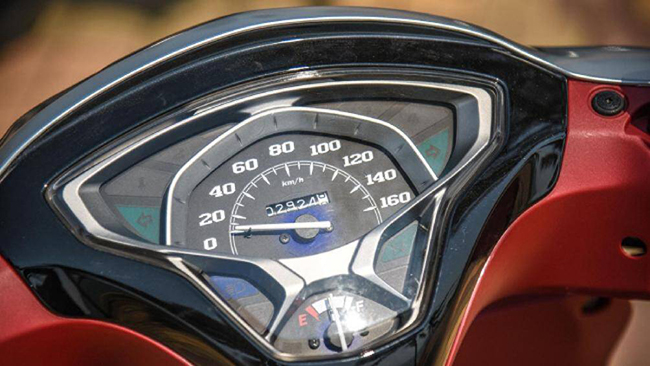 Cụ thể động cơ 115cc của FINN được thiết kế đơn xi lanh, dung tích 115cc, phun xăng điện tử, đi kèm với hộp số 4 cấp

