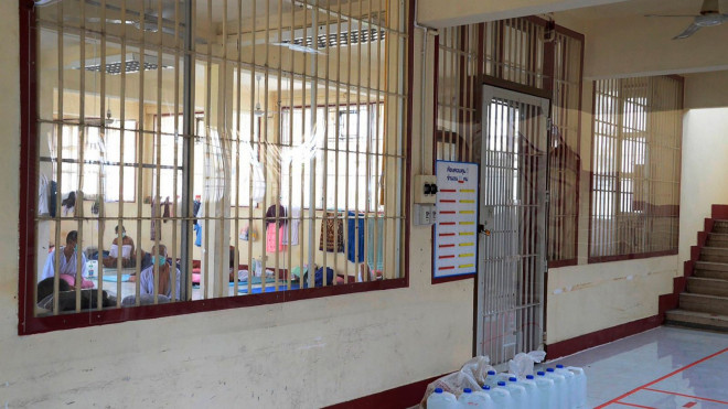 Một bệnh viện dã chiến dành riêng điều trị COVID-19 cho các bệnh nhân là tù nhân ở Bangkok (Thái Lan). Ảnh: AP