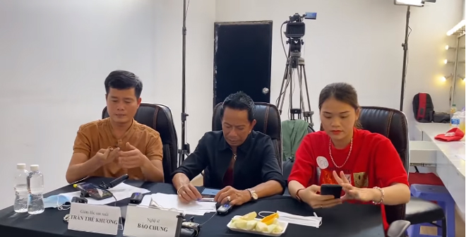Đạo diễn Khương Dừa, danh hài Bảo Chung cùng "thánh sún" Ngân Thảo trong buổi casting thí sinh "Thách Thức Danh Hài" ngày thứ 3 của đợt 1