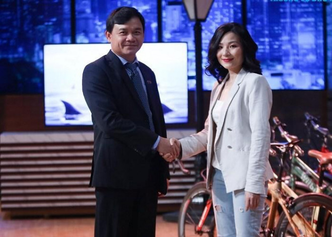 Shark Phú bị chỉ trích "thả thính" nữ CEO, VTV "đang bàn bạc" - 4