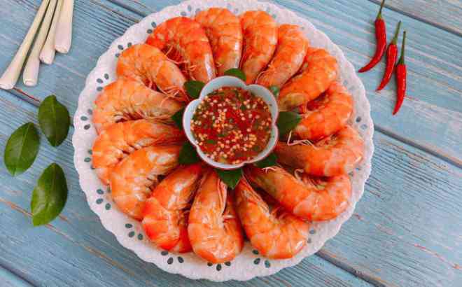 Luộc tôm &#34;lỗi nhất&#34; là làm theo cách thông dụng này, tôm kém tươi, mất độ ngọt lại còn tanh - 1