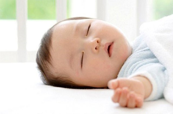 70% hormon tăng trưởng sản sinh khi trẻ ngủ sâu vào ban đêm