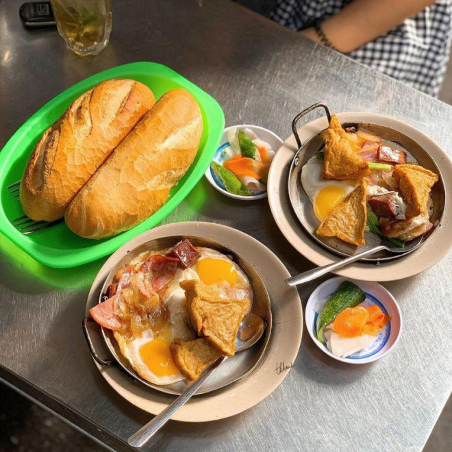 Bánh mì chảo tồn tại hơn 50 năm hấp dẫn bao thế hệ thực khách - 3