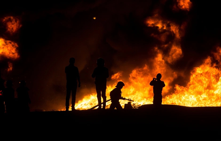 Chùm ảnh: Dải Gaza hỗn loạn sau các đợt nã rocket qua lại giữa Israel và Hamas - 10