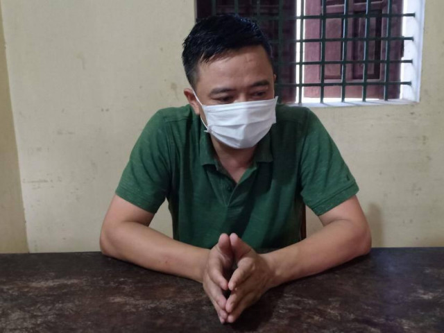 Pháp luật - Lao vào đánh trung uý công an vì bị nhắc đeo khẩu trang