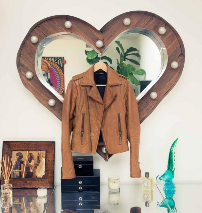 Walk-in closet không chỉ là nơi chứa quần áo mà còn tạo cảm hứng để bạn ...