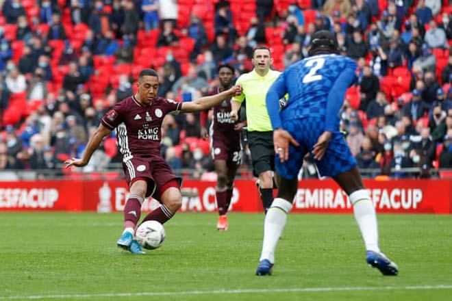 Hạ Chelsea, Leicester đón mưa kỷ lục trong ngày xưng vương FA Cup - 5