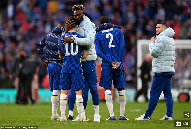 Hạ Chelsea, Leicester đón mưa kỷ lục trong ngày xưng vương FA Cup - 9