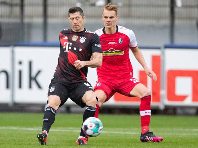 Video Freiburg - Bayern Munich: Công tội Lewandowski, cú sốc phút 81 - 1