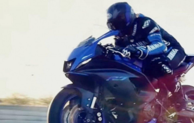 Lộ diện mô tô thể thao Yamaha R7 sắp ra mắt - 3
