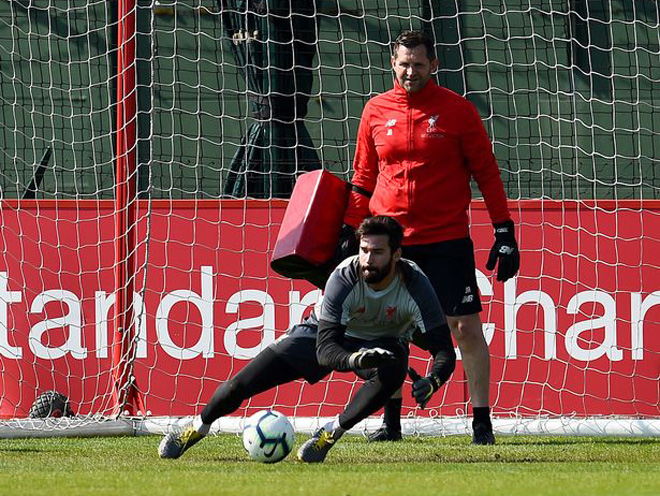 "Siêu thủ môn" Alisson tập luyện ra sao để lập siêu phẩm cứu Liverpool? - 3