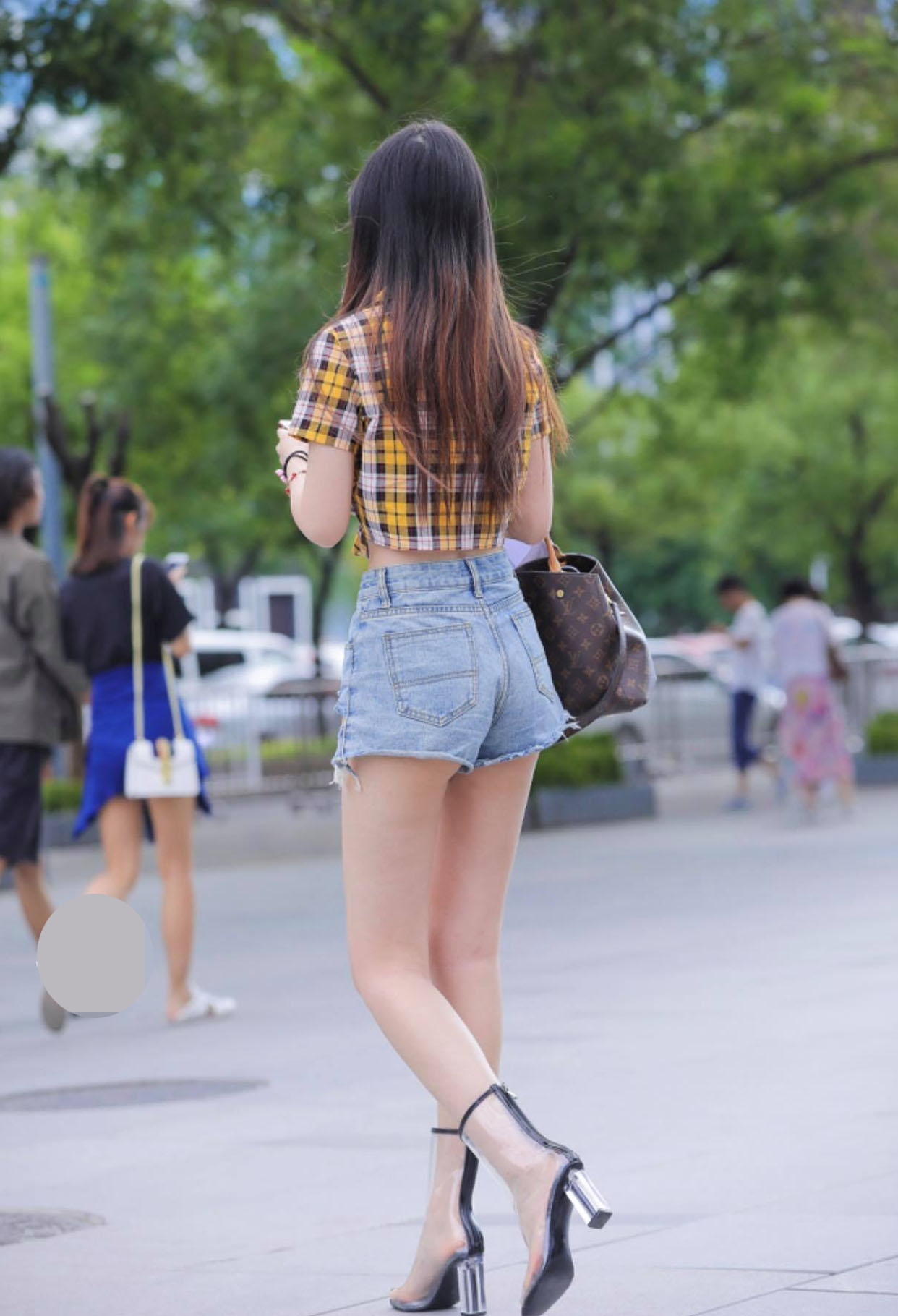 Mốt quần hot pants được ưa chuộng ở châu Á - 4