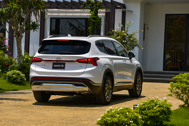 Hyundai SantaFe bản nâng cấp ra mắt thị trường Việt, giá hơn 1 tỷ đồng - 7