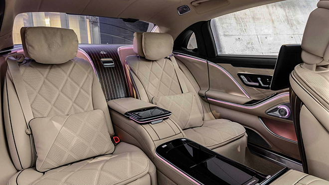 Mercedes-Maybach S650 vẫn được trang bị động cơ V12 - 8