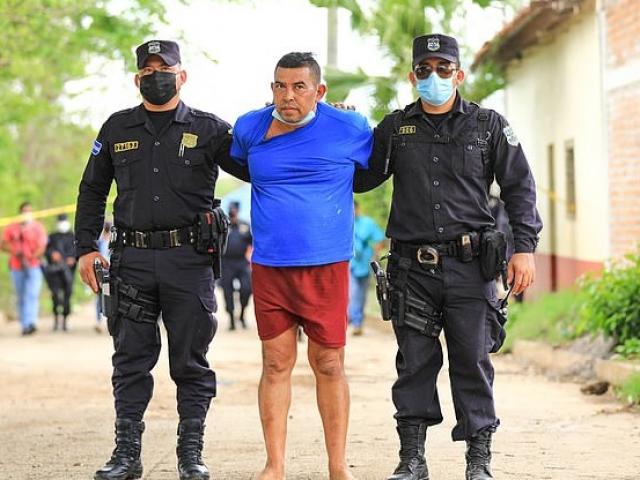 Thế giới - El Salvador: Kiểm tra vườn nhà tội phạm giết người, phát hiện điều rùng rợn